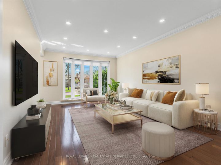Photo 4 at 44 Caracas Road, Bayview Village, Toronto