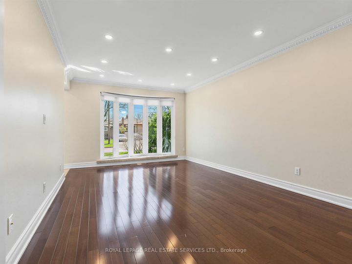 Photo 6 at 44 Caracas Road, Bayview Village, Toronto