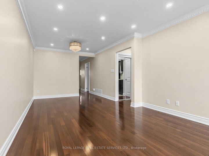 Photo 9 at 44 Caracas Road, Bayview Village, Toronto