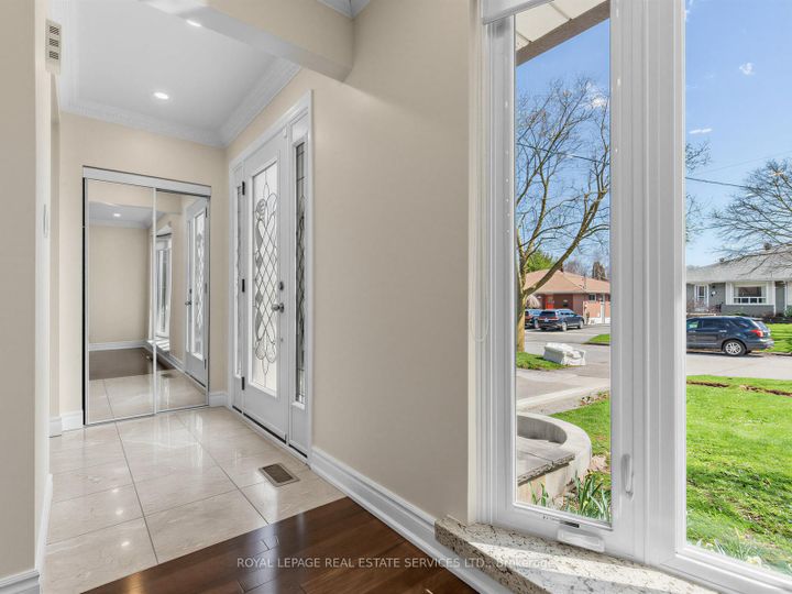 Photo 10 at 44 Caracas Road, Bayview Village, Toronto