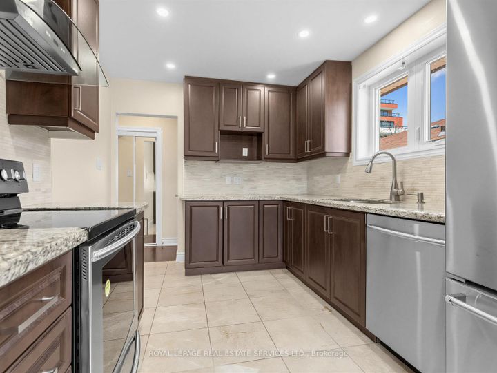 Photo 14 at 44 Caracas Road, Bayview Village, Toronto