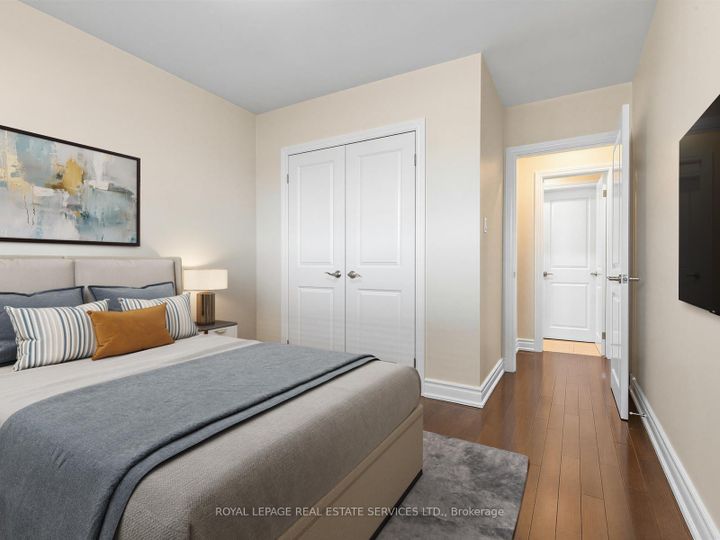 Photo 17 at 44 Caracas Road, Bayview Village, Toronto