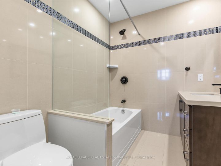 Photo 20 at 44 Caracas Road, Bayview Village, Toronto
