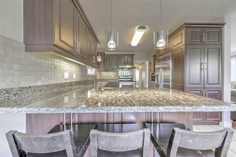 Photo 6 at 33 Heathview Avenue, Bayview Village, Toronto