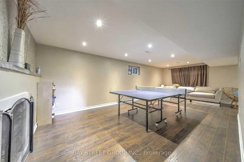 Photo 13 at 33 Heathview Avenue, Bayview Village, Toronto
