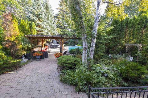 Photo 2 at 95 Naughton Drive, Westbrook, Richmond Hill