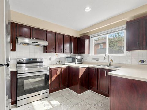 Photo 10 at 19 Robingrove Road, Branson, Toronto