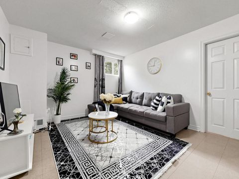 Photo 25 at 19 Robingrove Road, Branson, Toronto