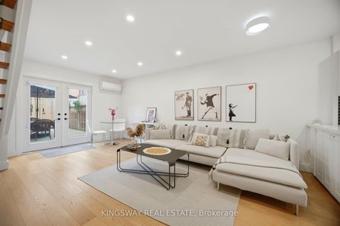 Photo 1 at 251 Ontario Street, Moss Park, Toronto