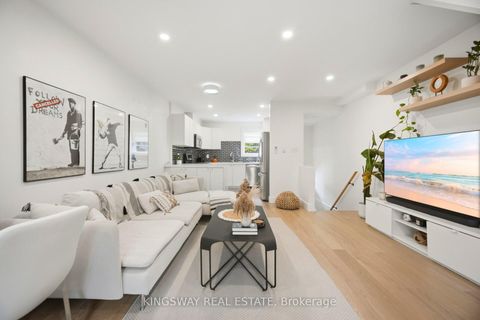 Photo 3 at 251 Ontario Street, Moss Park, Toronto