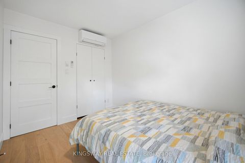 Photo 14 at 251 Ontario Street, Moss Park, Toronto