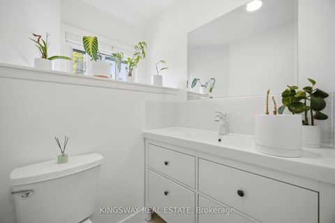Photo 16 at 251 Ontario Street, Moss Park, Toronto
