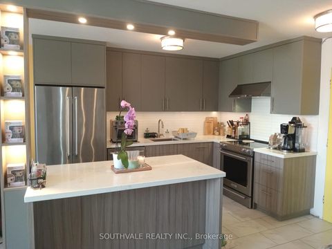 Photo 3 at #404 - 40 Homewood Avenue, South St. James Town, Toronto