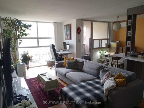 Photo 5 at #404 - 40 Homewood Avenue, South St. James Town, Toronto