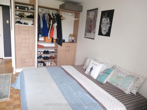 Photo 10 at #404 - 40 Homewood Avenue, South St. James Town, Toronto