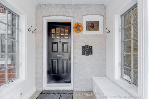 Photo 2 at 155 Fairlawn Avenue, Lawrence Park North, Toronto