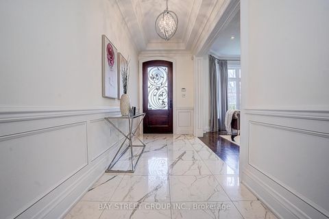 Photo 1 at 28 Carnwath Crescent, Windfields, Toronto