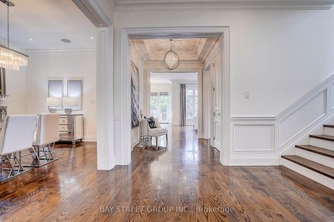 Photo 8 at 28 Carnwath Crescent, Windfields, Toronto
