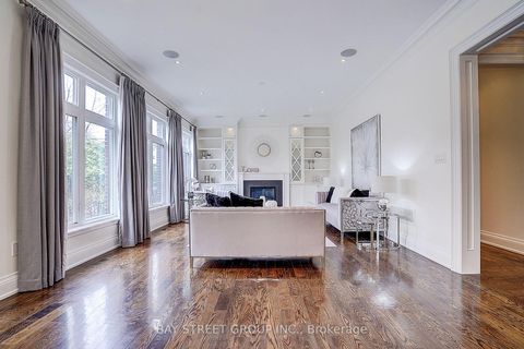 Photo 12 at 28 Carnwath Crescent, Windfields, Toronto
