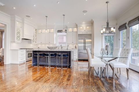 Photo 17 at 28 Carnwath Crescent, Windfields, Toronto