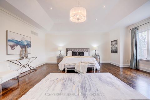 Photo 25 at 28 Carnwath Crescent, Windfields, Toronto