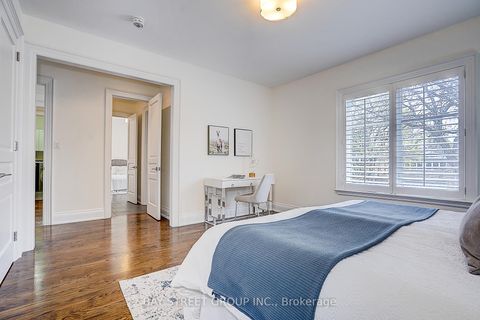 Photo 36 at 28 Carnwath Crescent, Windfields, Toronto