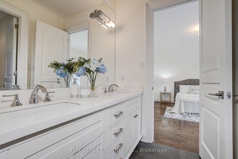Photo 37 at 28 Carnwath Crescent, Windfields, Toronto
