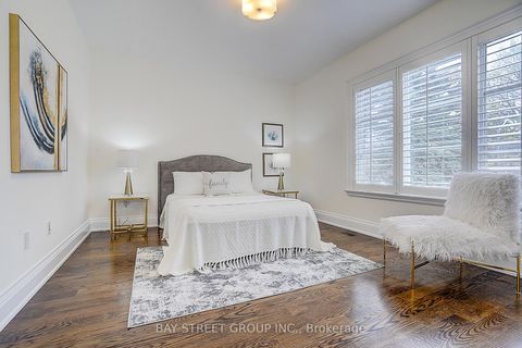Photo 39 at 28 Carnwath Crescent, Windfields, Toronto