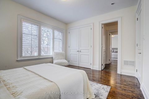 Photo 40 at 28 Carnwath Crescent, Windfields, Toronto