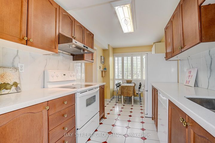 Photo 9 at 10 - 91 Rameau Drive, Hillcrest Village, Toronto