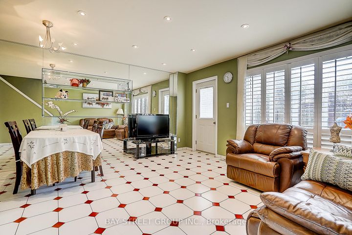 Photo 12 at 10 - 91 Rameau Drive, Hillcrest Village, Toronto