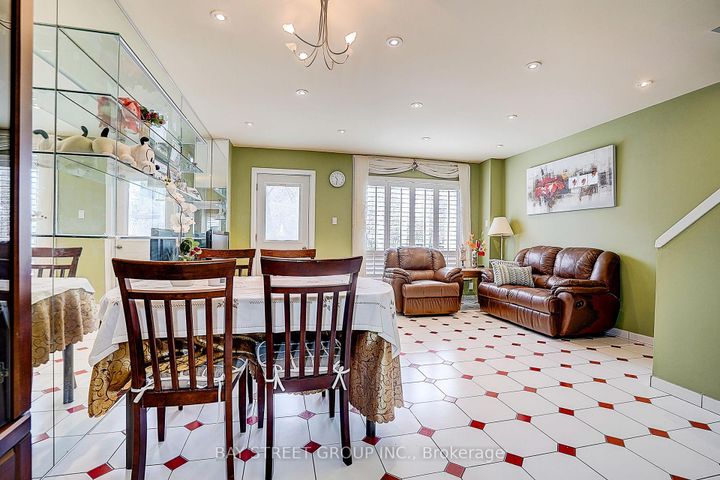 Photo 14 at 10 - 91 Rameau Drive, Hillcrest Village, Toronto