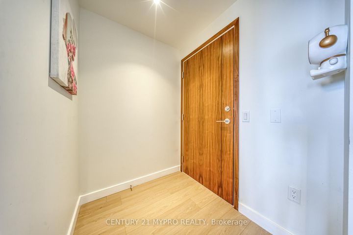 Photo 3 at 3907 - 95 McMahon Drive, Bayview Village, Toronto