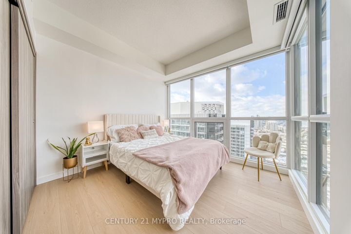 Photo 15 at 3907 - 95 McMahon Drive, Bayview Village, Toronto