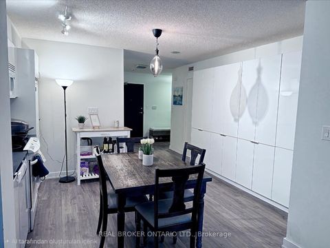 Photo 9 at 857 - 10 Capreol Court, Waterfront Communities C1, Toronto