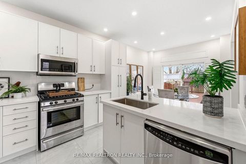 Photo 7 at 30 Glacier Crescent, Rouge E11, Toronto