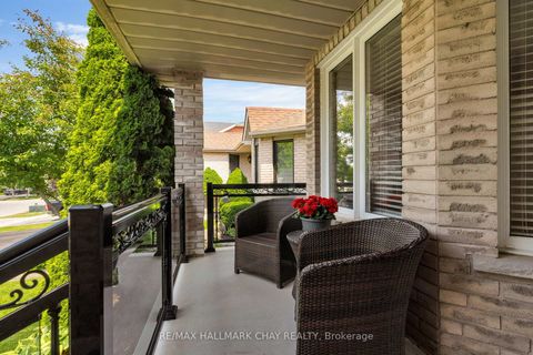 Photo 2 at 57 VIOLET Street, Holly, Barrie