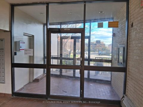 Photo 4 at 148 - 10 Eddystone Avenue, Jane Heights, Toronto