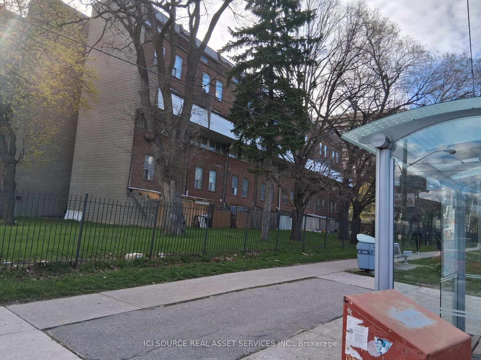 148 - 10 Eddystone Avenue, Jane Heights, Toronto 