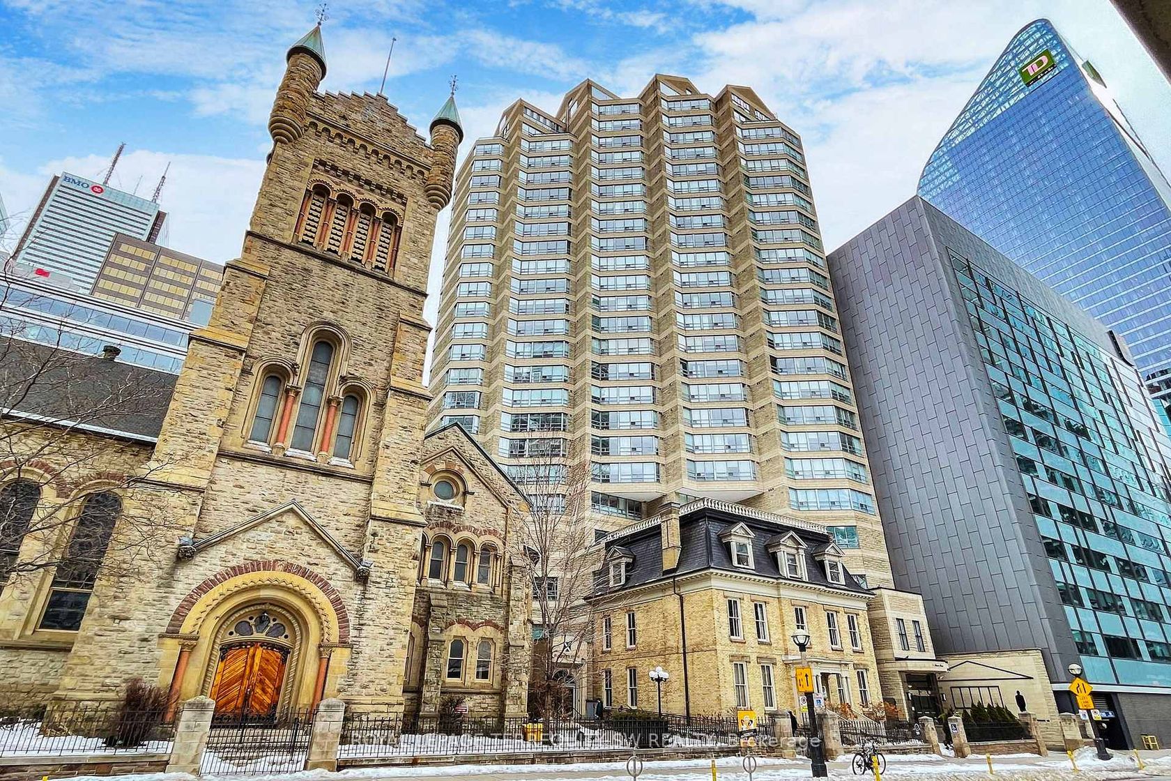 2001 - 71 Simcoe Street, Bay Street Corridor, Toronto photo number 2