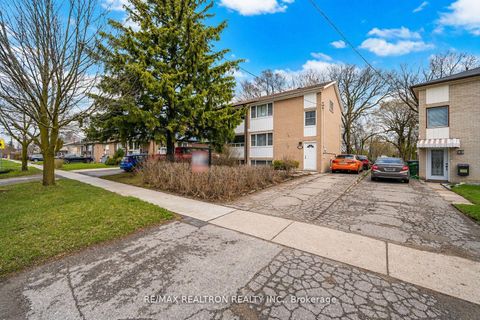 Photo 2 at 87 Overture Road, West Hill, Toronto
