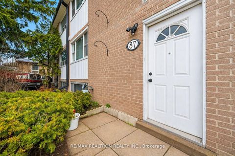Photo 3 at 87 Overture Road, West Hill, Toronto