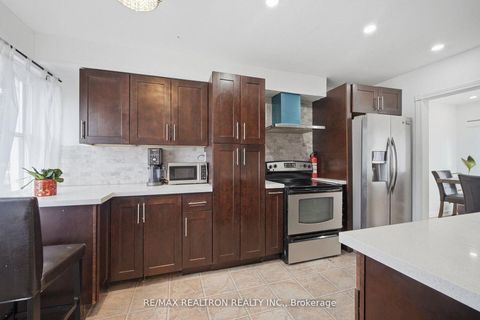 Photo 4 at 87 Overture Road, West Hill, Toronto