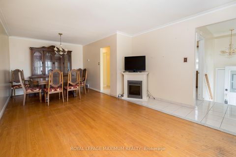 Photo 5 at 44 Fallingdale Crescent, York University Heights, Toronto