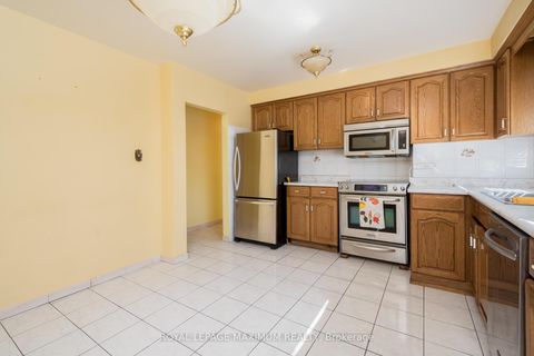 Photo 11 at 44 Fallingdale Crescent, York University Heights, Toronto