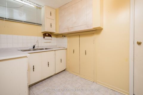 Photo 22 at 44 Fallingdale Crescent, York University Heights, Toronto