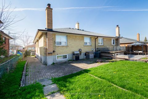 Photo 27 at 44 Fallingdale Crescent, York University Heights, Toronto