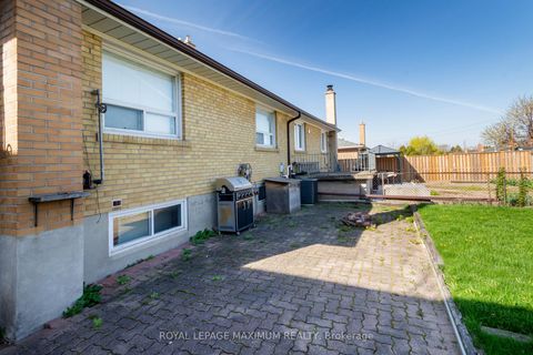 Photo 30 at 44 Fallingdale Crescent, York University Heights, Toronto