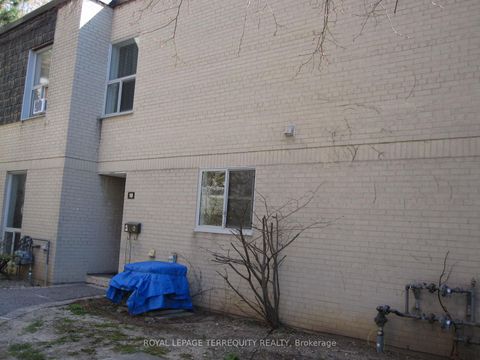 Photo 1 at 18 - 11 Four Winds Drive, York University Heights, Toronto