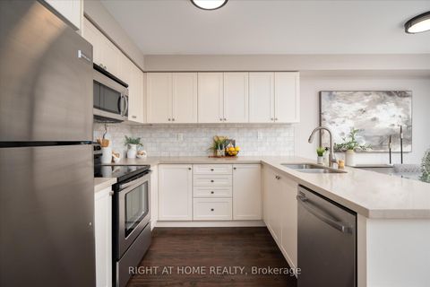 Photo 9 at 40 Markham Trail, Bowmanville, Clarington